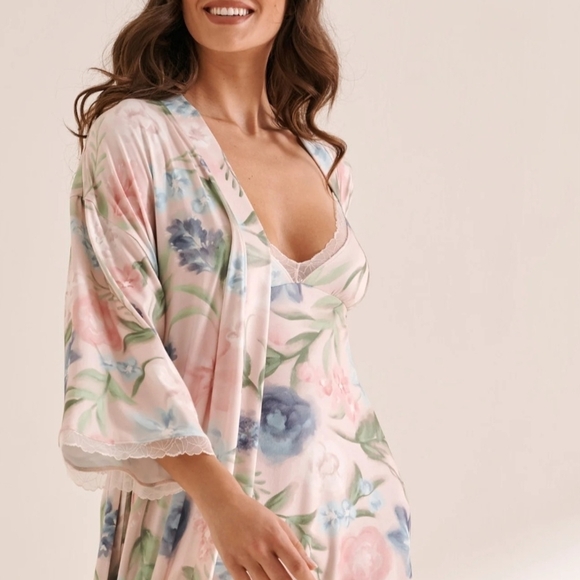 Secret Treasures Other - Secret Treasures Ladiies Size L  Pastel Floral Satin Robe and Gown